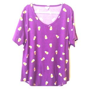 LuLaRoe Creepin’ It Real Iris Tunic - Like New